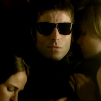 Beady Eye estrena vídeo amb Liam Gallagher envoltat de dones nues