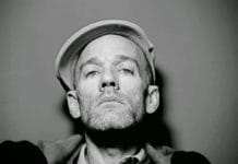 Michael Stipe debuta per sorpresa en solitari