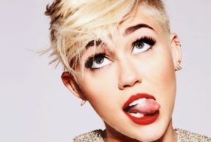 WTF! Miley Cyrus es torna a despullar