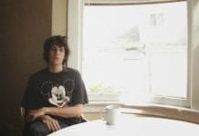 Tobias Jesso Jr. amb una germana Haim