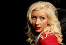 Christina Aguilera canta a Peter Pan