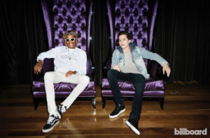 Wiz Khalifa & Charlie Puth continuen apalancats al sofà