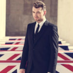 Primer número 1 per una cançó de James Bond al Regne Unit