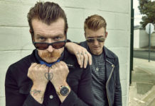 Eagles of Death Metal tornen a suspendre la gira europea