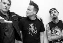 “NINE”, de Blink-182