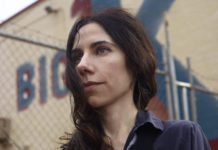 PJ Harvey presenta The Camp