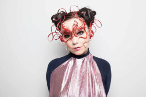 Björk estrena The Gate