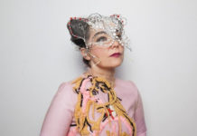 Björk avança el seu nou disc amb Blissing me