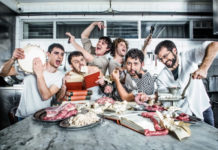 Germà Negre publica Molt de porc i poca salsitxa