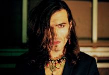 Xarim Aresté presenta el seu esperat nou disc “El nus i altres mons”