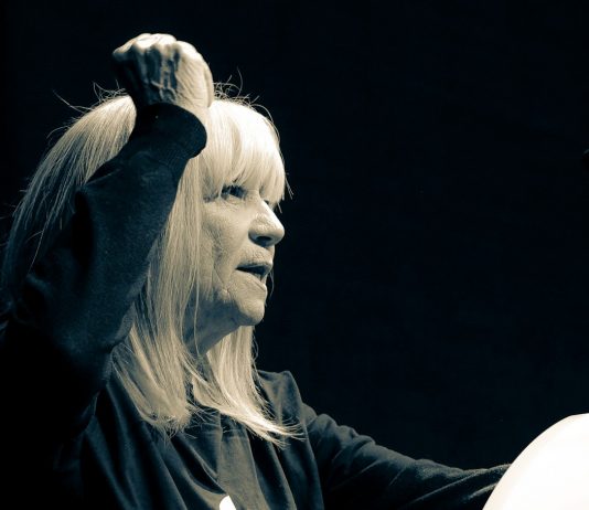 Amb cada nota del teu nom, Laura