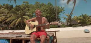 S’estrena el vídeo de ‘Heaven’ la cançó d’Avicii i Chris Martin
