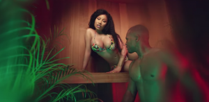 Nicki Minaj fa una gran festa en el vídeo de ‘Megatron’