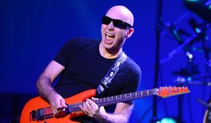 La gira de Joe Satriani passarà per Barcelona el 10 de juny