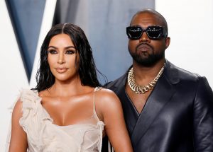 Kim Kardashian surt en defensa del seu marit Kanye West
