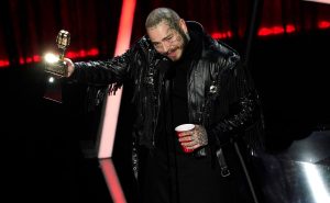 Post Malone gran triomfador als Billboard Music Awards 2020