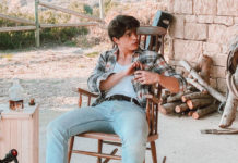 Cesc brinda per la música a ‘Shot of Whiskey’