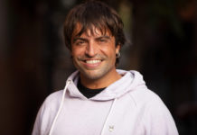 Manu Guix estrena ‘Seguirem’ com a carta de presentació del seu sisè disc