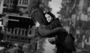 Coldplay i Selena Gomez s’uneixen en el vídeo de ‘Let Somebody Go’