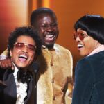 Silk Sonic, Jon Batiste i Olivia Rodrigo triomfen als Grammy 2022