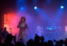 La veu de Macy Gray torna a enamorar a Barcelona
