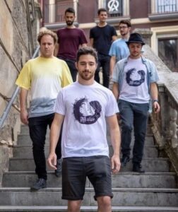 Mater, un projecte que combina l’electrònica amb el folk-rock català