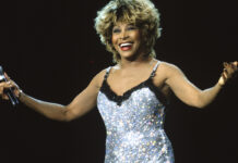 Mor Tina Turner als 83 anys