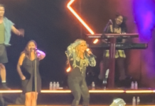 Anastacia omple el Poble Espanyol de números 1 i carisma