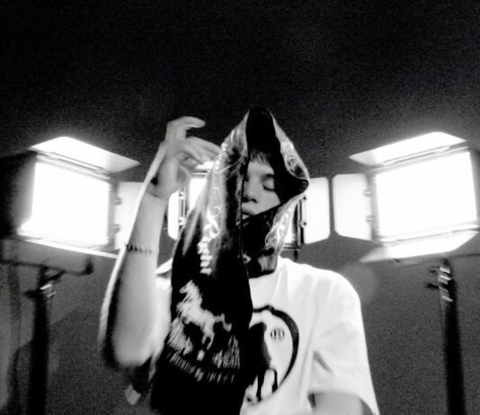 Ultralone es guanya un lloc a l’underground català amb “MÚSICA PER BANDOLERS”