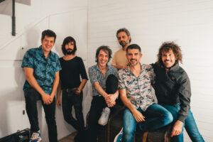 Els Amics de les Arts estrenen col·laboracions amb Sidonie i Andrea Motis