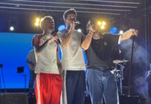 Stay Homas s’acomiaden en un concert emotiu i festiu a parts iguals