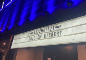 Guillem Gisbert balla la masurca a la sala Razzmatazz