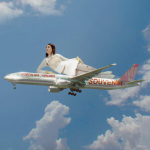 Maria Jaume emprèn el vol amb ‘Nostàlgia Airlines SOUVENIR