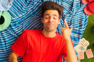 Julen reuneix tota l’escena catalana a ‘Fins que surti el sol’, la cançó oficial del Canet Rock 2025