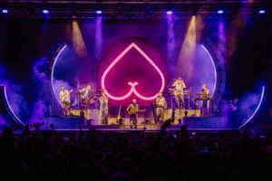 Una nit històrica a l’ÍTACA: Oques Grasses omplen l’Estartit amb un concert davant 12.000 persones