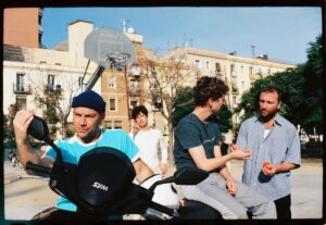 Habla de mí en presente signa la seva cançó de l’estiu amb “A l’ombra”