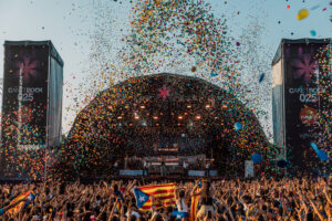 Canet Rock celebra 50 anys amb una edició multitudinària i reivindicativa