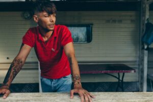 Louis Tomlinson estrena ‘Lemonade’ i anuncia gira amb parada a Barcelona el 2026