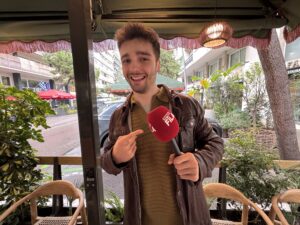 Entrevista a Max Navarro: “Somio, estimo i visc en català”