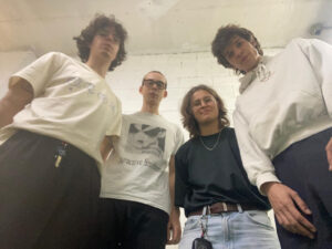 Arriba “AGOST”, el primer LP de Petit Ibèric