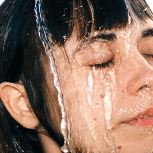 Kris Tena ens acarona amb el seu nou disc “mai adeu”