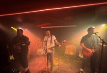 Balena fan vibrar la Sala Taro amb el seu debut “Manual de supervivència”