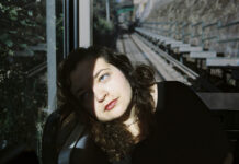 M Train debuta amb “Listen, Take It In”, un EP íntim i catàrtic gravat en directe