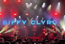El rock de Biffy Clyro s’apodera de Barcelona