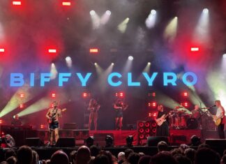 El rock de Biffy Clyro s’apodera de Barcelona